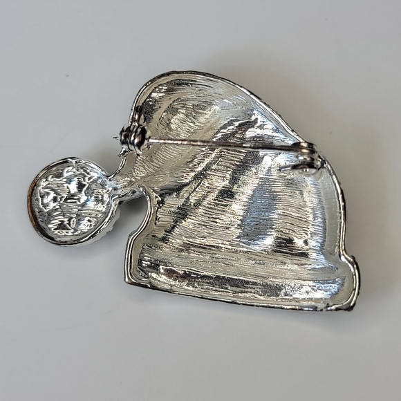 Christmas Brooch Lot Includes Tree, Wreath, Teddy Bear Santa Hat and Bells - Picture 10 of 14